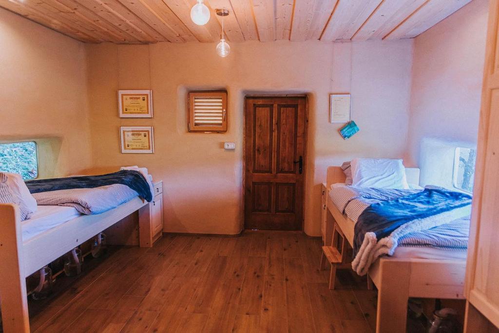 Sleeping With Bees - Tourist Farm Muha Διαμέρισμα Grosuplje Εξωτερικό φωτογραφία
