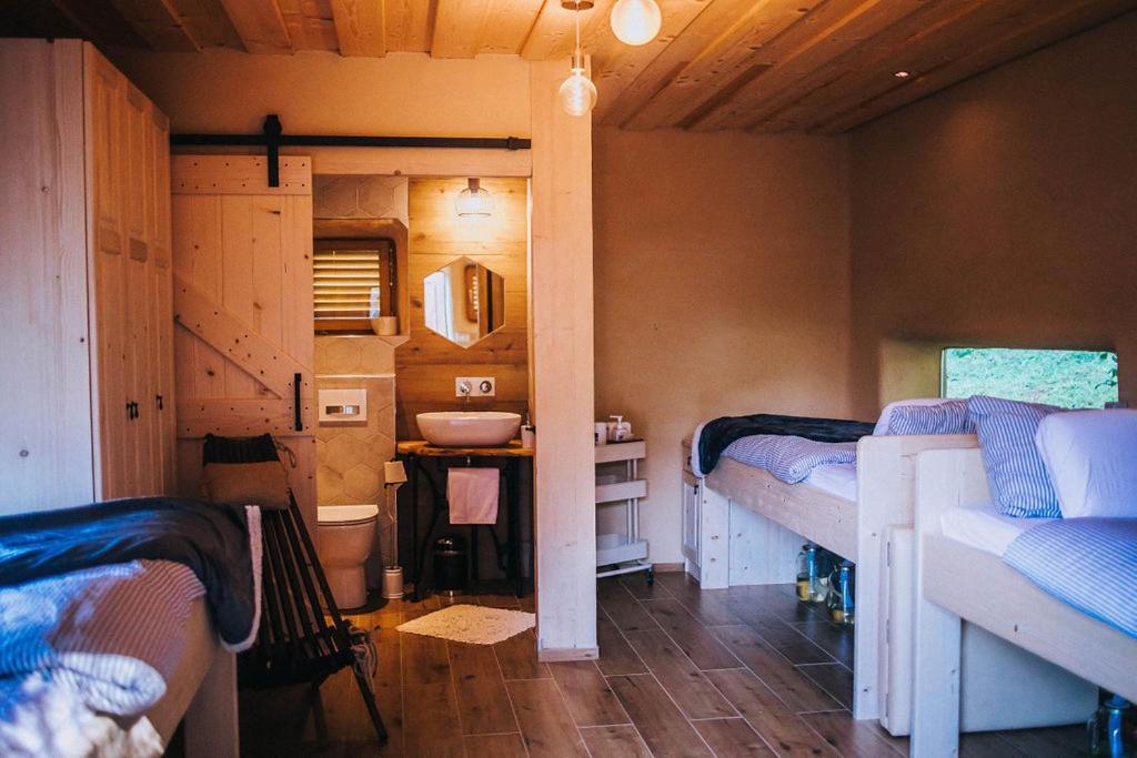 Sleeping With Bees - Tourist Farm Muha Διαμέρισμα Grosuplje Εξωτερικό φωτογραφία