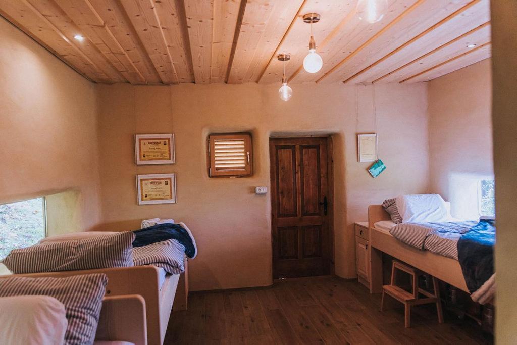 Sleeping With Bees - Tourist Farm Muha Διαμέρισμα Grosuplje Εξωτερικό φωτογραφία